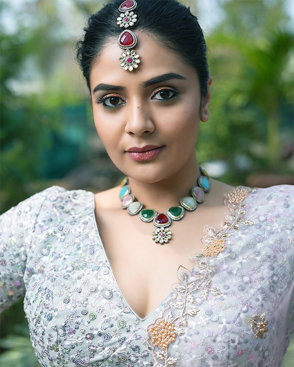 Telugu Anchor Sreemukhi Latest Photoshoot Pics - Sakshi23