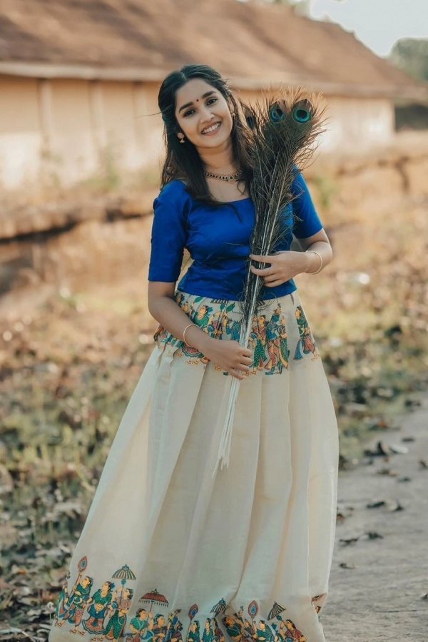 Actress Anikha Surendran Gorgeous HD Images - Sakshi2