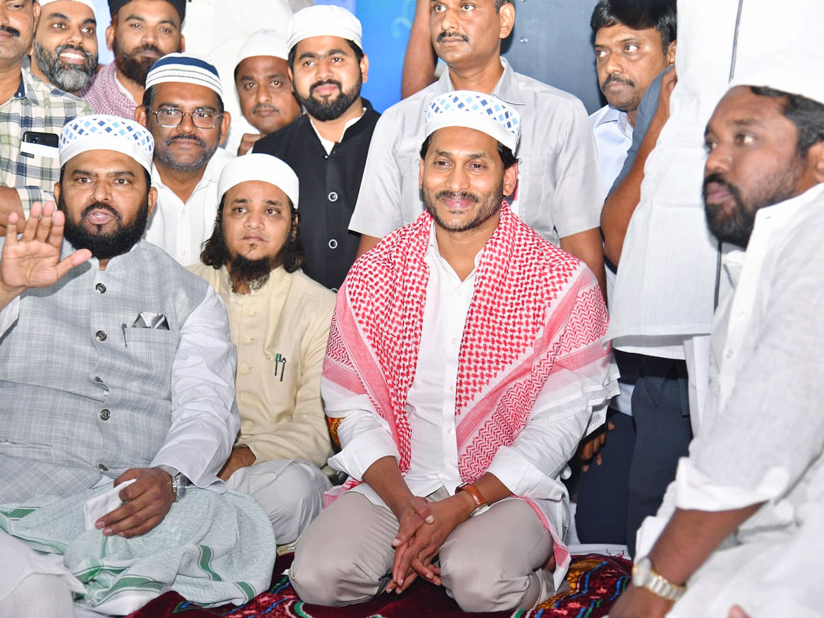 AP CM YS Jagan Participates in State Level IFTAR Programme Photos - Sakshi2