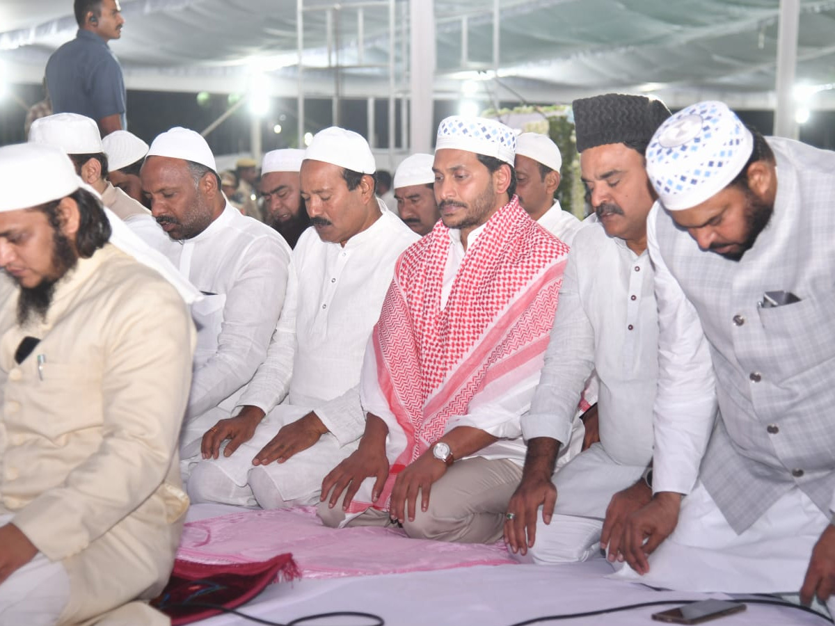 AP CM YS Jagan Participates in State Level IFTAR Programme Photos - Sakshi5