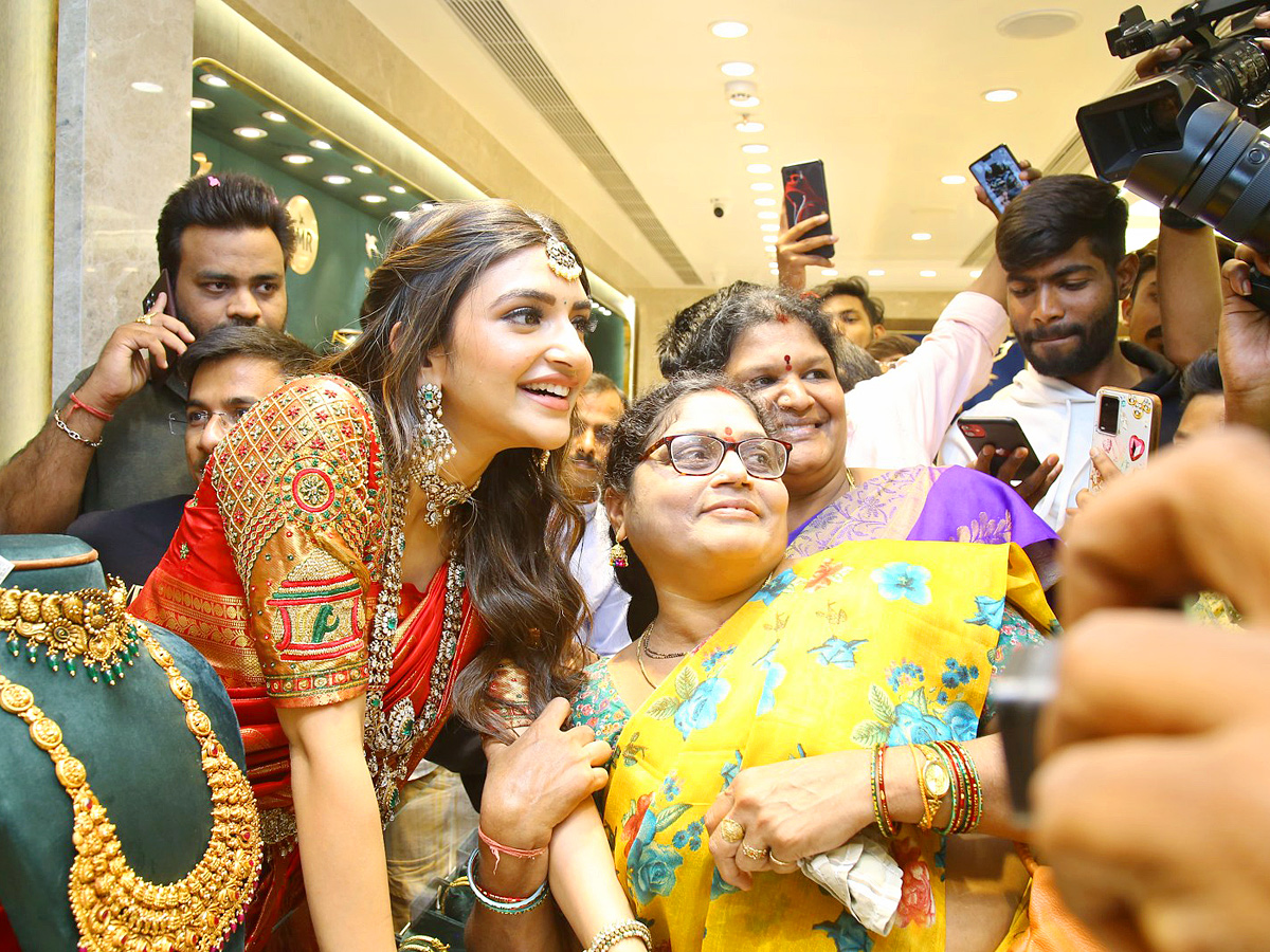 Actress Sreeleela CMR Jewellery Shopping Mall Opening Photos - Sakshi4