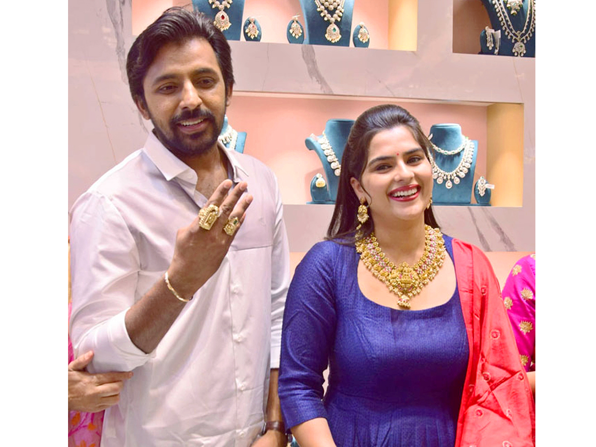 Kavya Kalyan Ram and Priyadarshi Inaugurated Orafo Jewellers Photos - Sakshi4