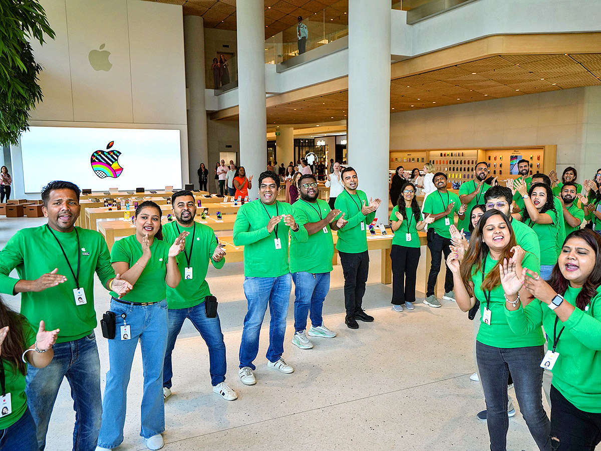 Apple BKC Store First Look in Mumbai Photos - Sakshi11