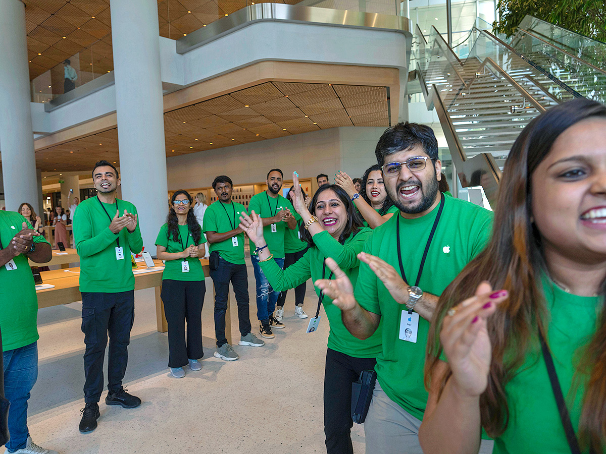 Apple BKC Store First Look in Mumbai Photos - Sakshi12