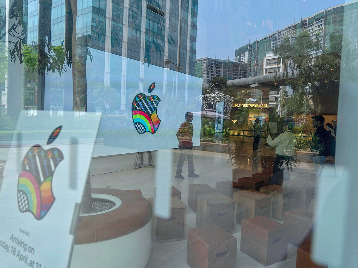 Apple BKC Store First Look in Mumbai Photos - Sakshi20