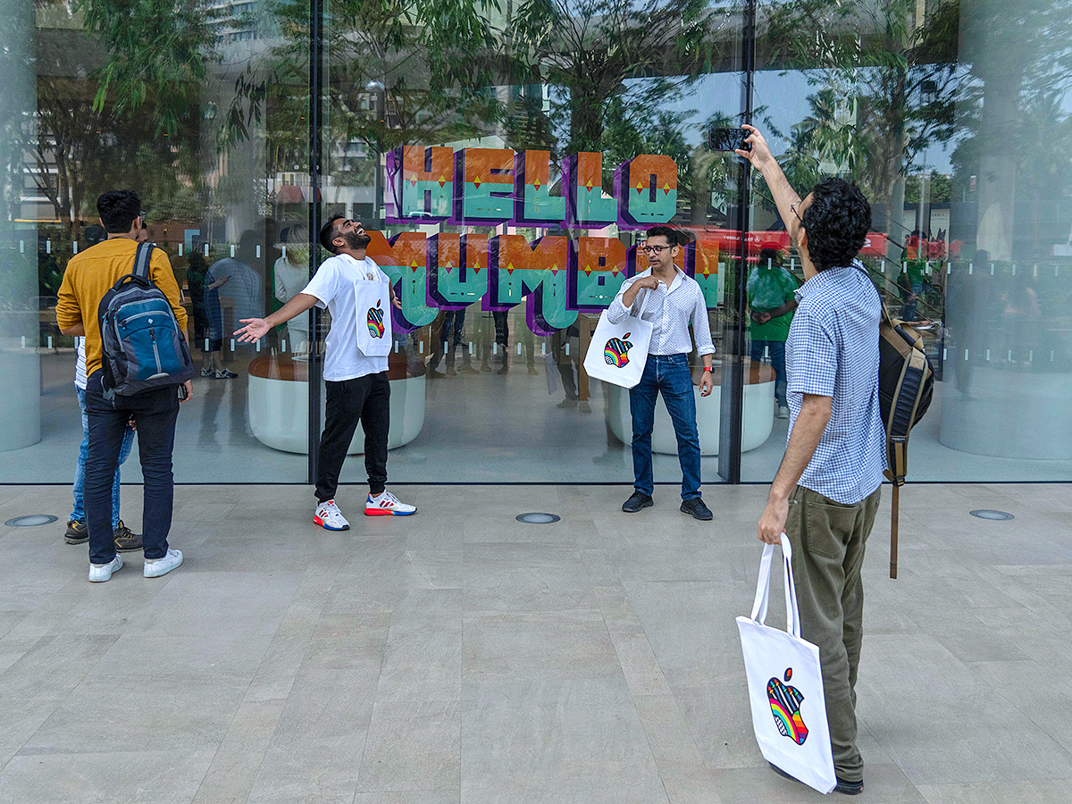 Apple BKC Store First Look in Mumbai Photos - Sakshi21