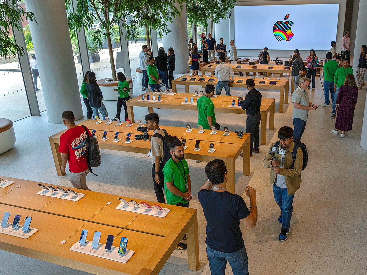 Apple BKC Store First Look in Mumbai Photos - Sakshi24