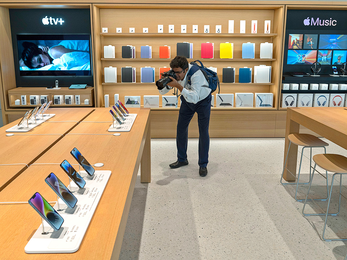 Apple BKC Store First Look in Mumbai Photos - Sakshi26