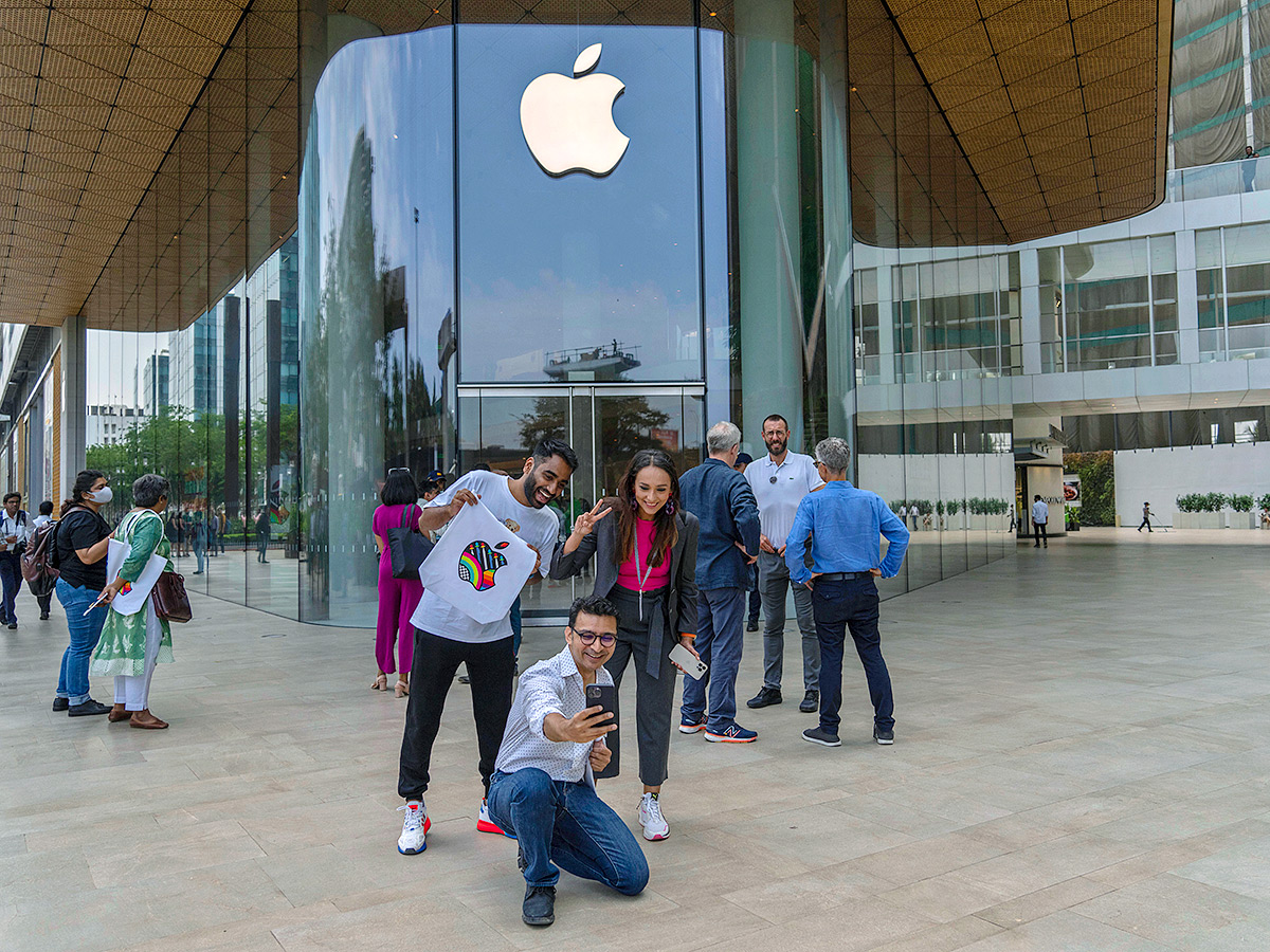 Apple BKC Store First Look in Mumbai Photos - Sakshi27