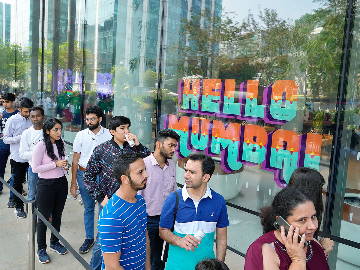 Apple CEO Tim Cook Opening Apple store in Mumbai - Sakshi11