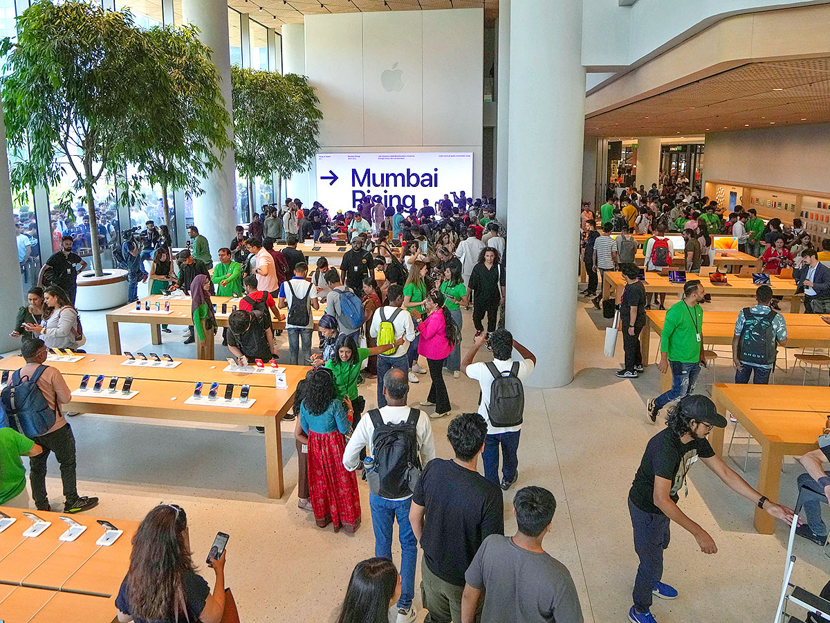 Apple CEO Tim Cook Opening Apple store in Mumbai - Sakshi13