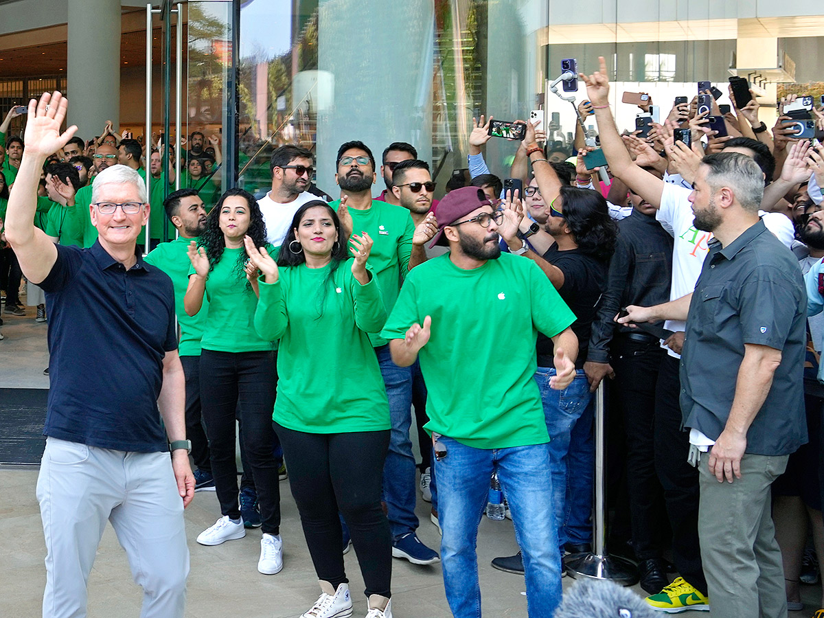 Apple CEO Tim Cook Opening Apple store in Mumbai - Sakshi14