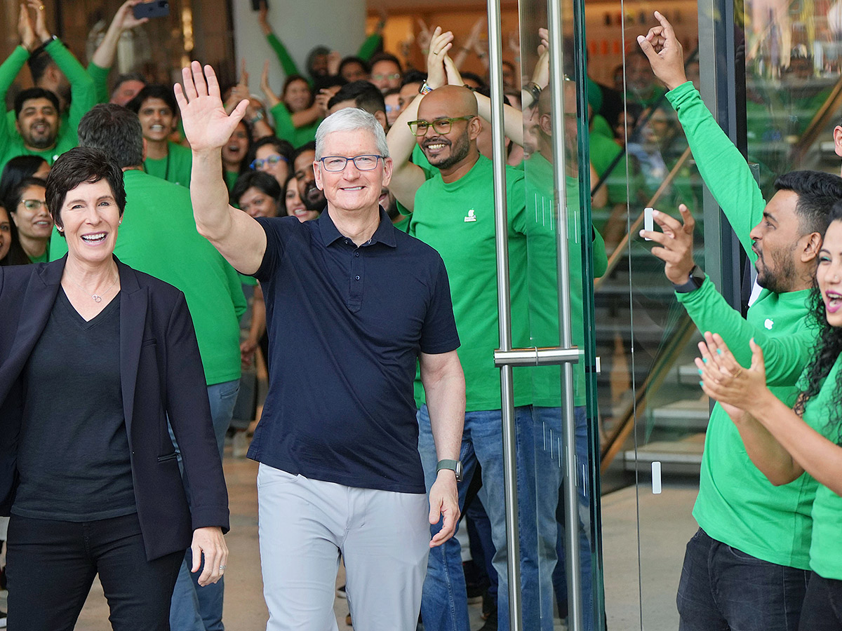 Apple CEO Tim Cook Opening Apple store in Mumbai - Sakshi16