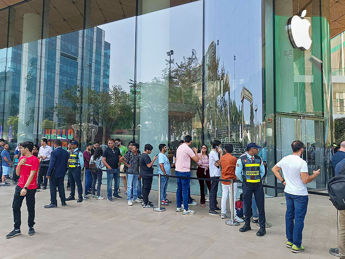 Apple CEO Tim Cook Opening Apple store in Mumbai - Sakshi19