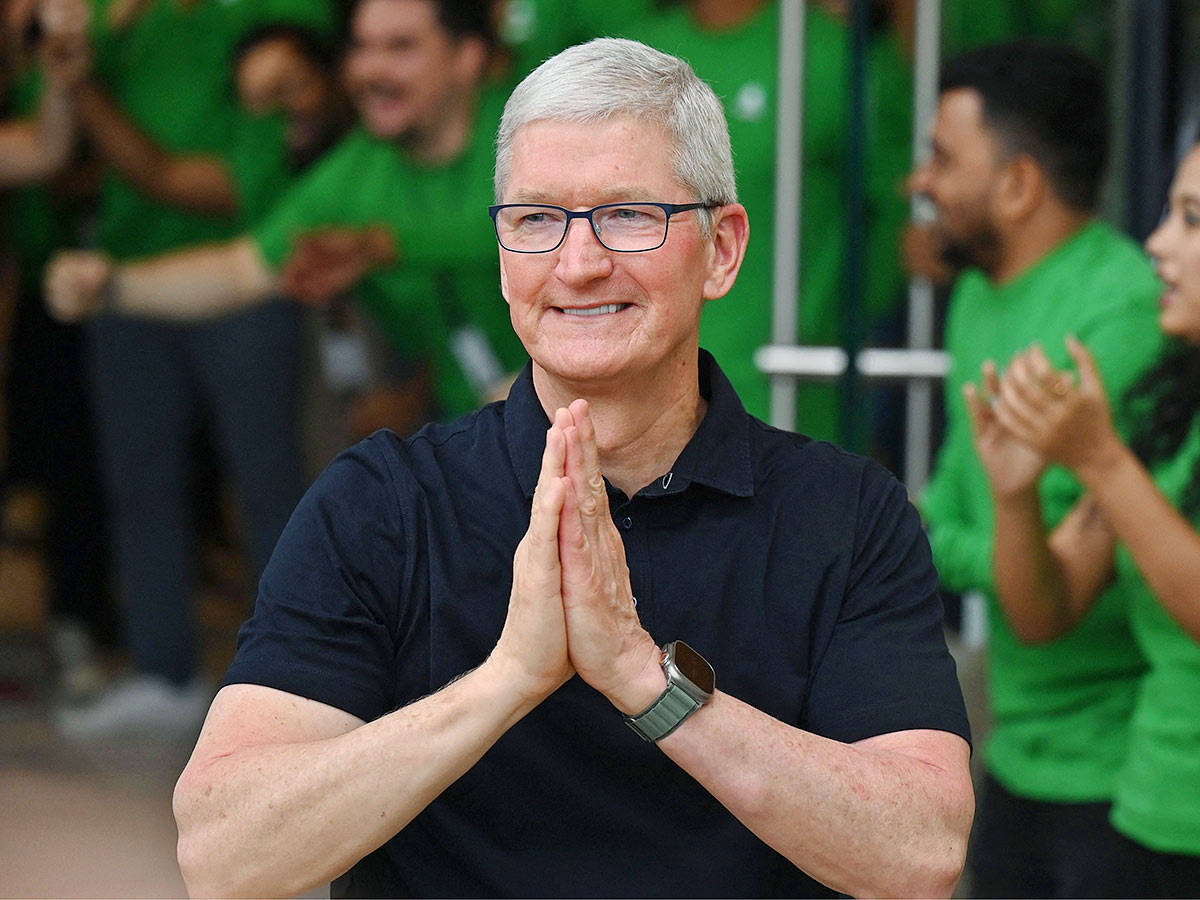 Apple CEO Tim Cook Opening Apple store in Mumbai - Sakshi32