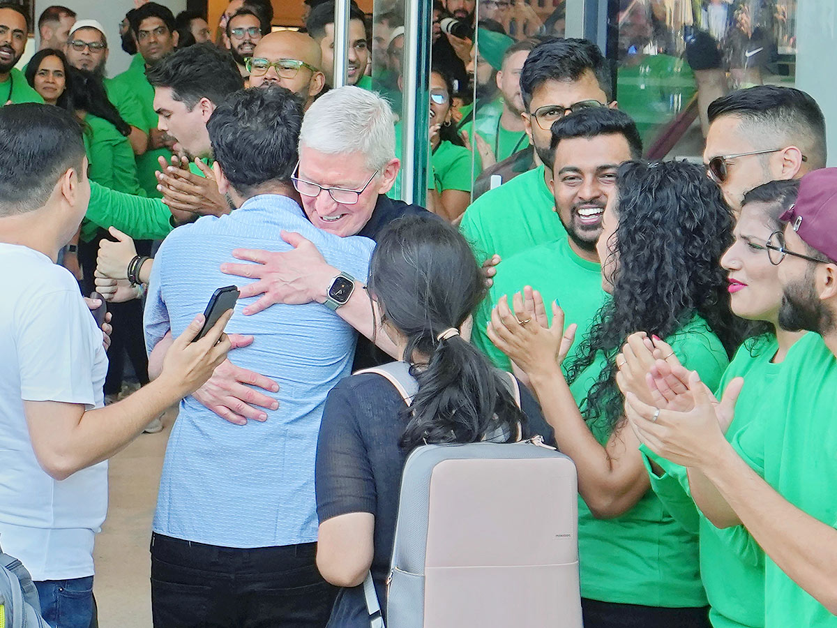 Apple CEO Tim Cook Opening Apple store in Mumbai - Sakshi6