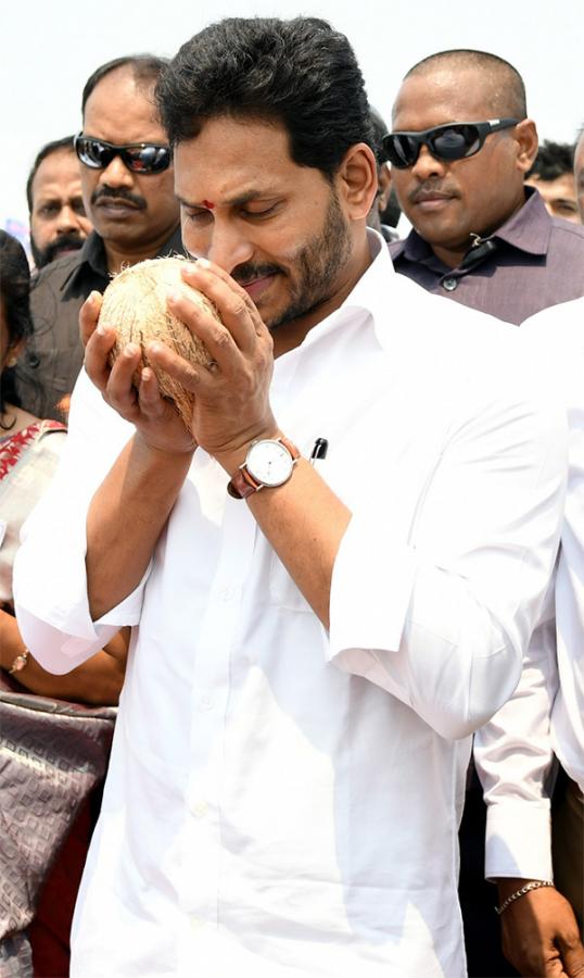 CM YS Jagan Srikakulam Tour To Initiating Development Works, Photos Gallery Inside - Sakshi21