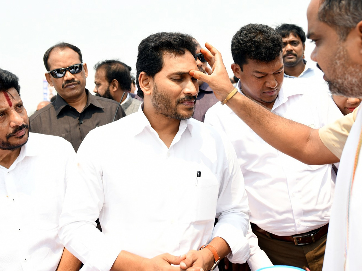 CM YS Jagan Srikakulam Tour To Initiating Development Works, Photos Gallery Inside - Sakshi5