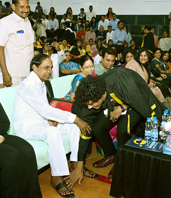 CM KCR Attends Himanshu Graduation Day Celebrations Photos - Sakshi4