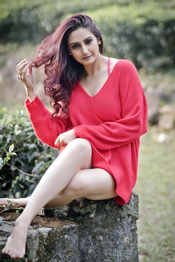 Kannada Actress Ragini Dwivedi Latest Photos - Sakshi32