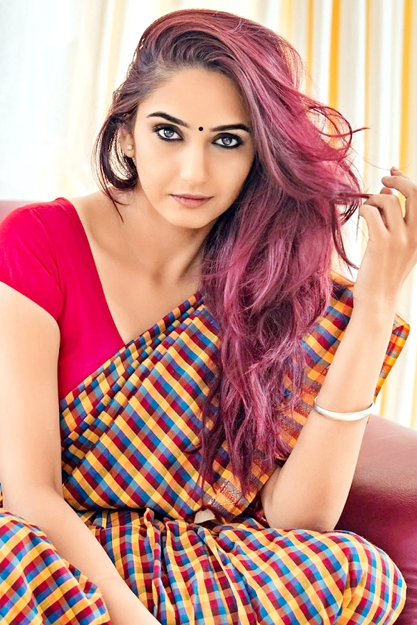 Kannada Actress Ragini Dwivedi Latest Photos - Sakshi5