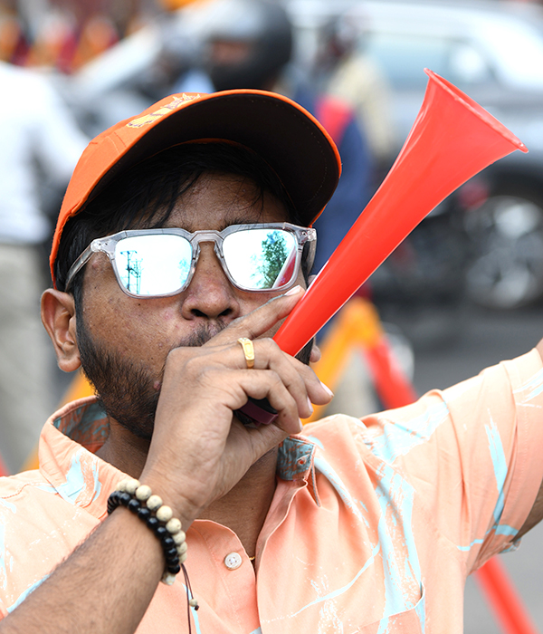 SRH and RR Match in Hyderabad Stadium Photos - Sakshi2