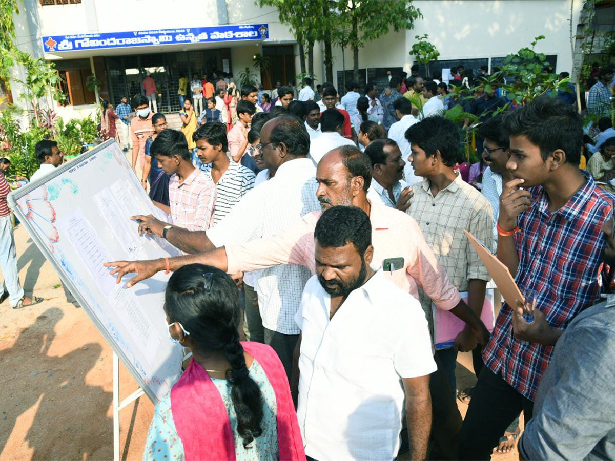 10th Public Exam in AndhraPradesh Photos - Sakshi19