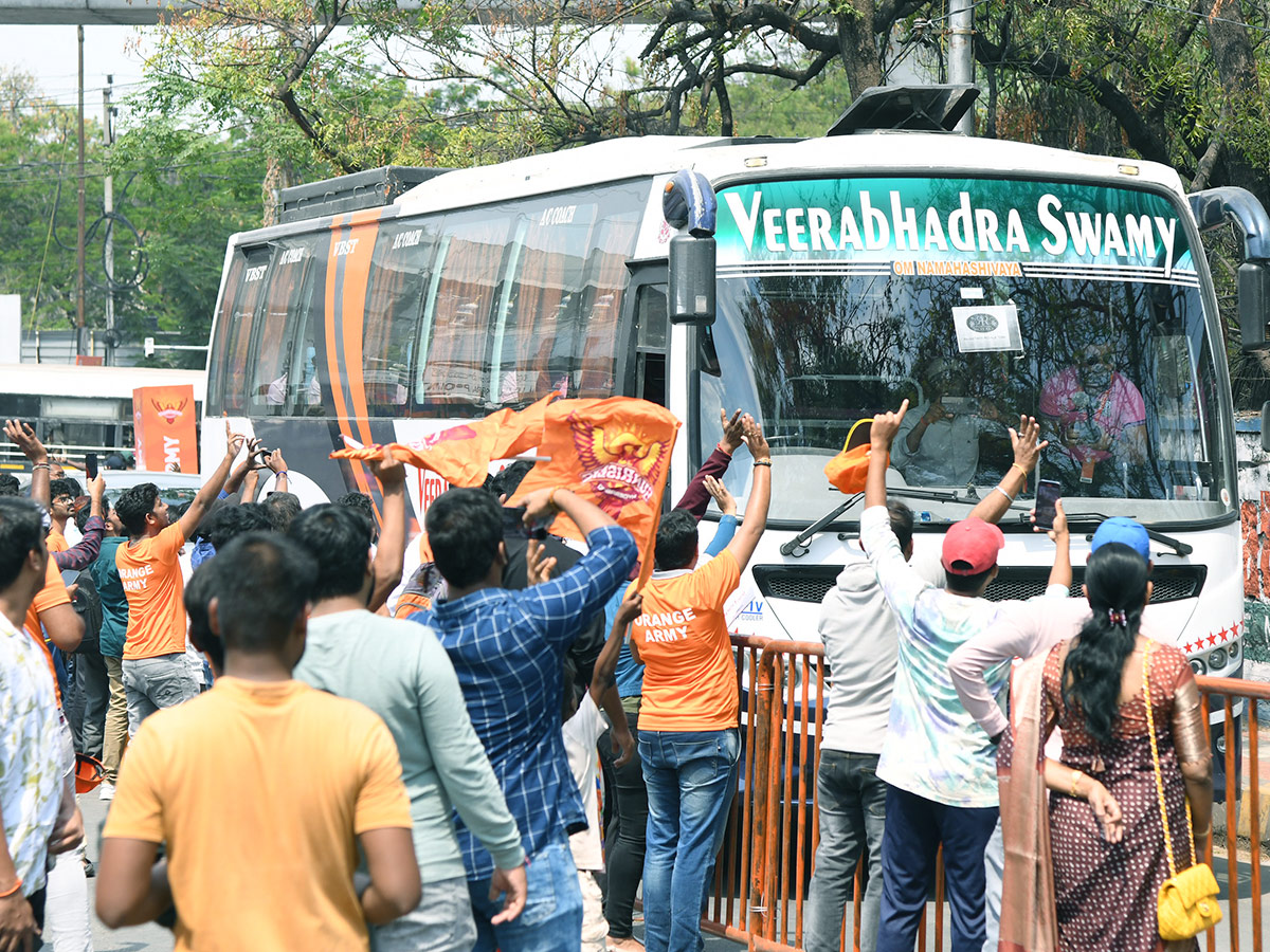 SRH and RR Match in Hyderabad Stadium Photos - Sakshi22