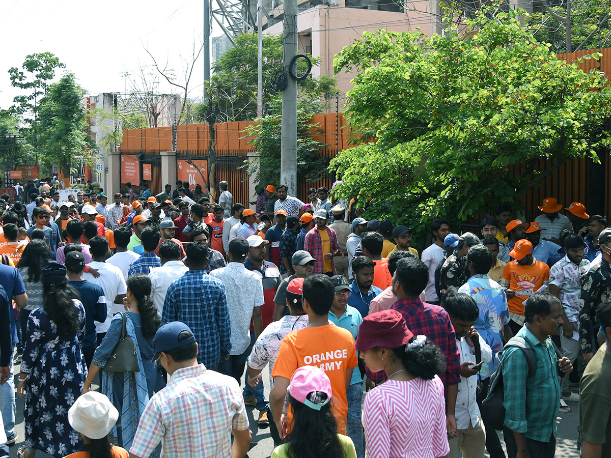 SRH and RR Match in Hyderabad Stadium Photos - Sakshi27