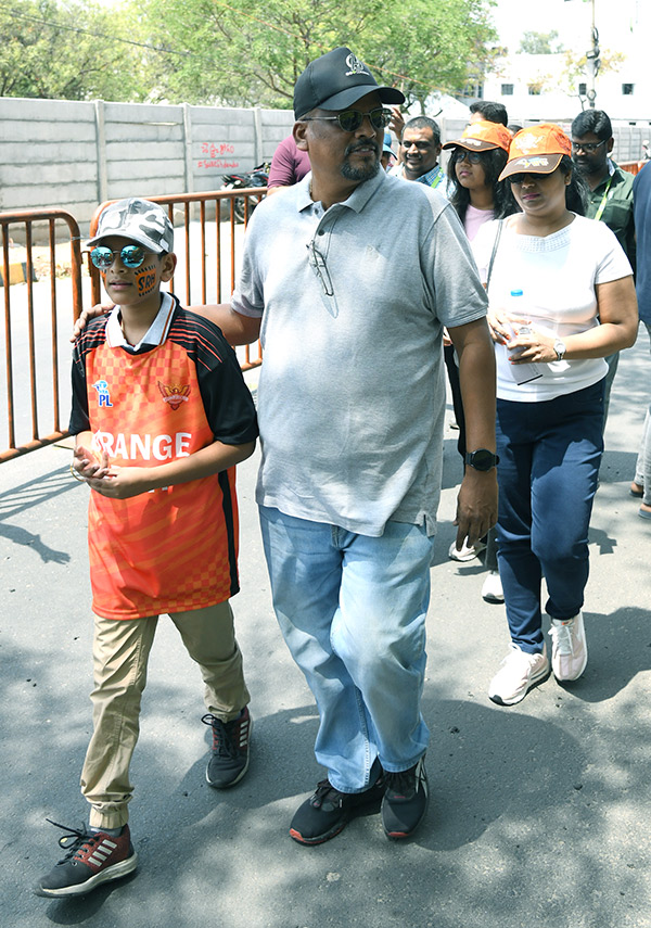 SRH and RR Match in Hyderabad Stadium Photos - Sakshi9