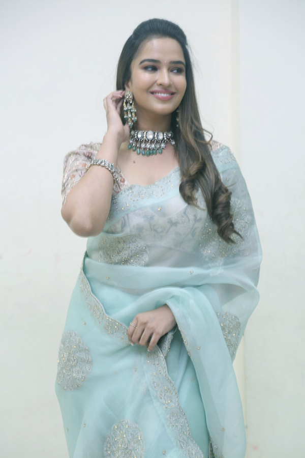 Poojitha Ponnada Latest Photos - Sakshi17