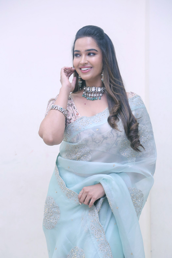 Poojitha Ponnada Latest Photos - Sakshi2