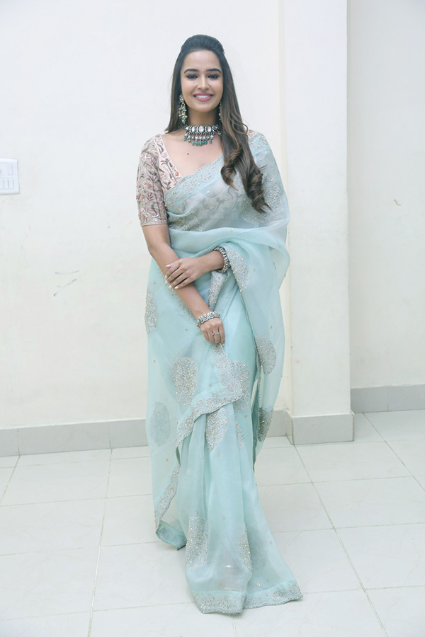 Poojitha Ponnada Latest Photos - Sakshi9