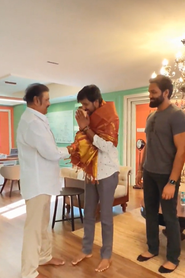 Mohan Babu and Manchu Vishnu Appreciated Balagam Movie Team PHotos - Sakshi9