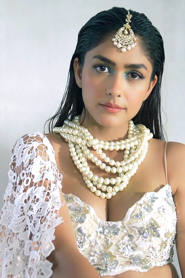 Mrunal Thakur Latest Photos - Sakshi13