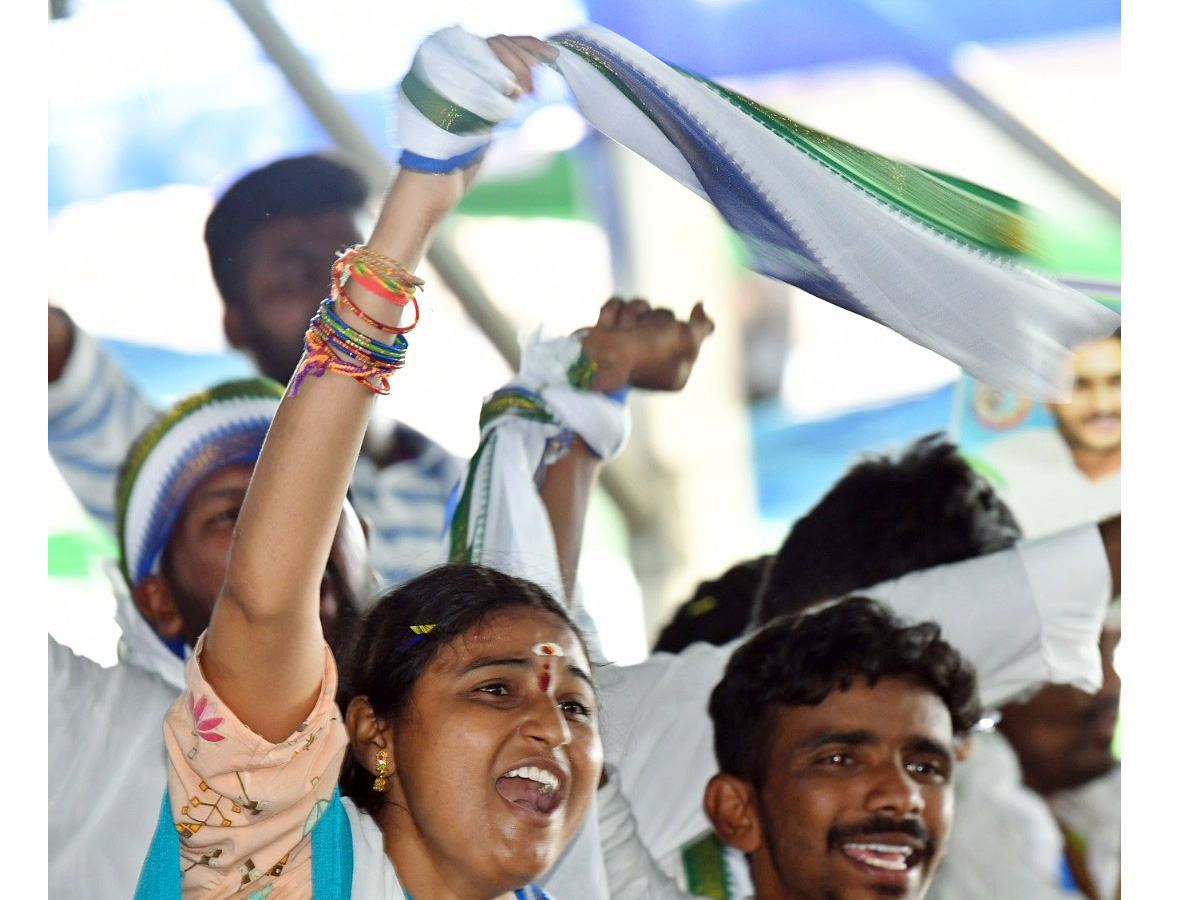 CM Jagan Palnadu District Tour Photos - Sakshi11