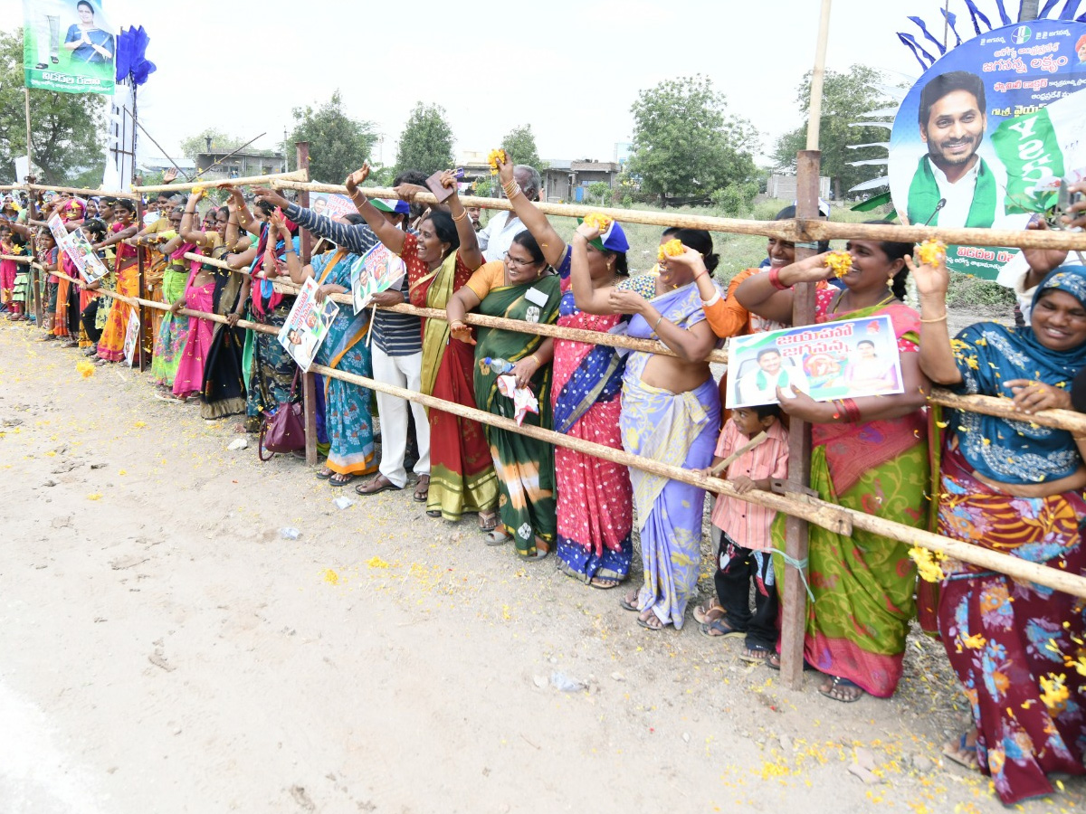 CM Jagan Palnadu District Tour Photos - Sakshi5