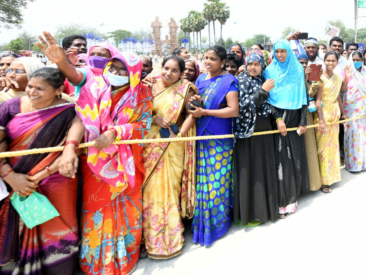 CM Jagan Palnadu District Tour Photos - Sakshi7