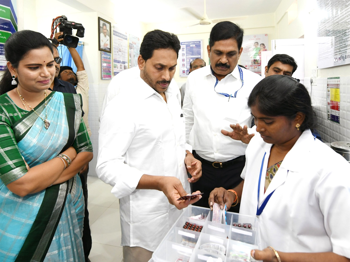 CM YS Jagan Launches Family Doctor Programme Photos - Sakshi2