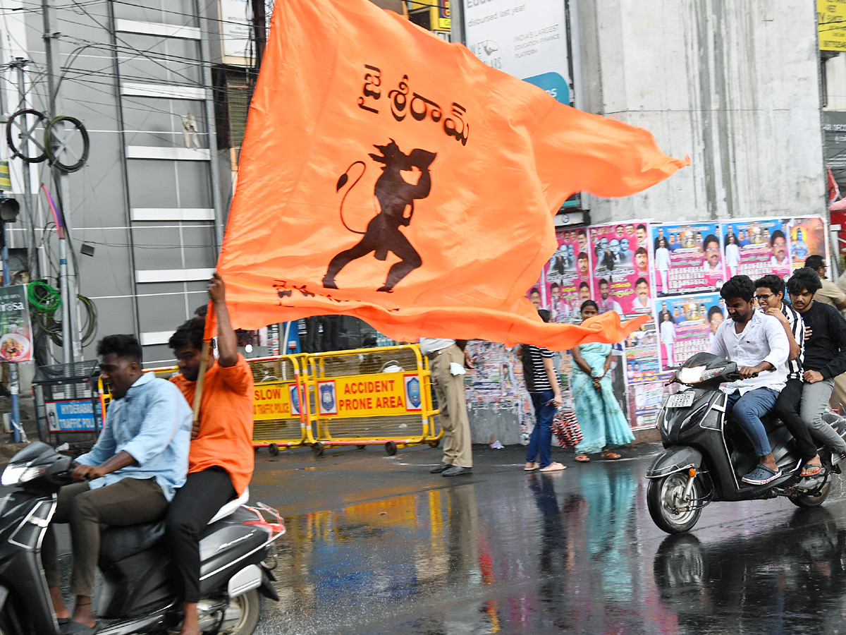 Heavy Rain at Hanuman Jayanti Shobha Yatra 2023 in Hyderabad Photos - Sakshi20