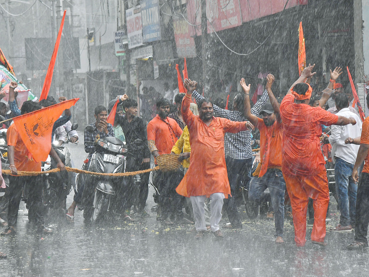 Heavy Rain at Hanuman Jayanti Shobha Yatra 2023 in Hyderabad Photos - Sakshi21