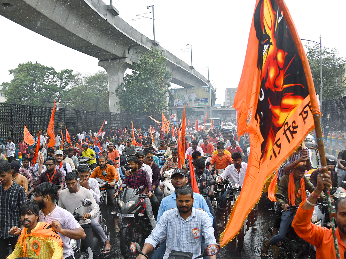 Heavy Rain at Hanuman Jayanti Shobha Yatra 2023 in Hyderabad Photos - Sakshi6