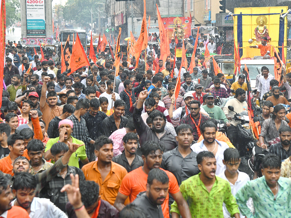 Heavy Rain at Hanuman Jayanti Shobha Yatra 2023 in Hyderabad Photos - Sakshi8