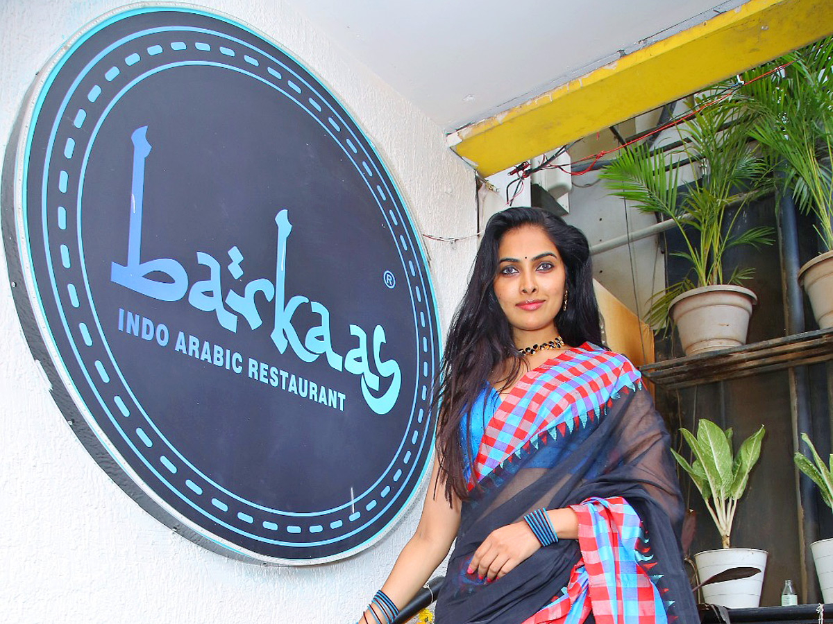 Actress Divi Vadthya Inaugurates Barkaas Indo Arabic Restaurant at Kompally Photos - Sakshi6