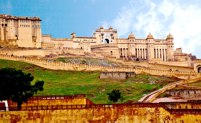 Top 10 Most Popular Historical Forts In India - Sakshi4