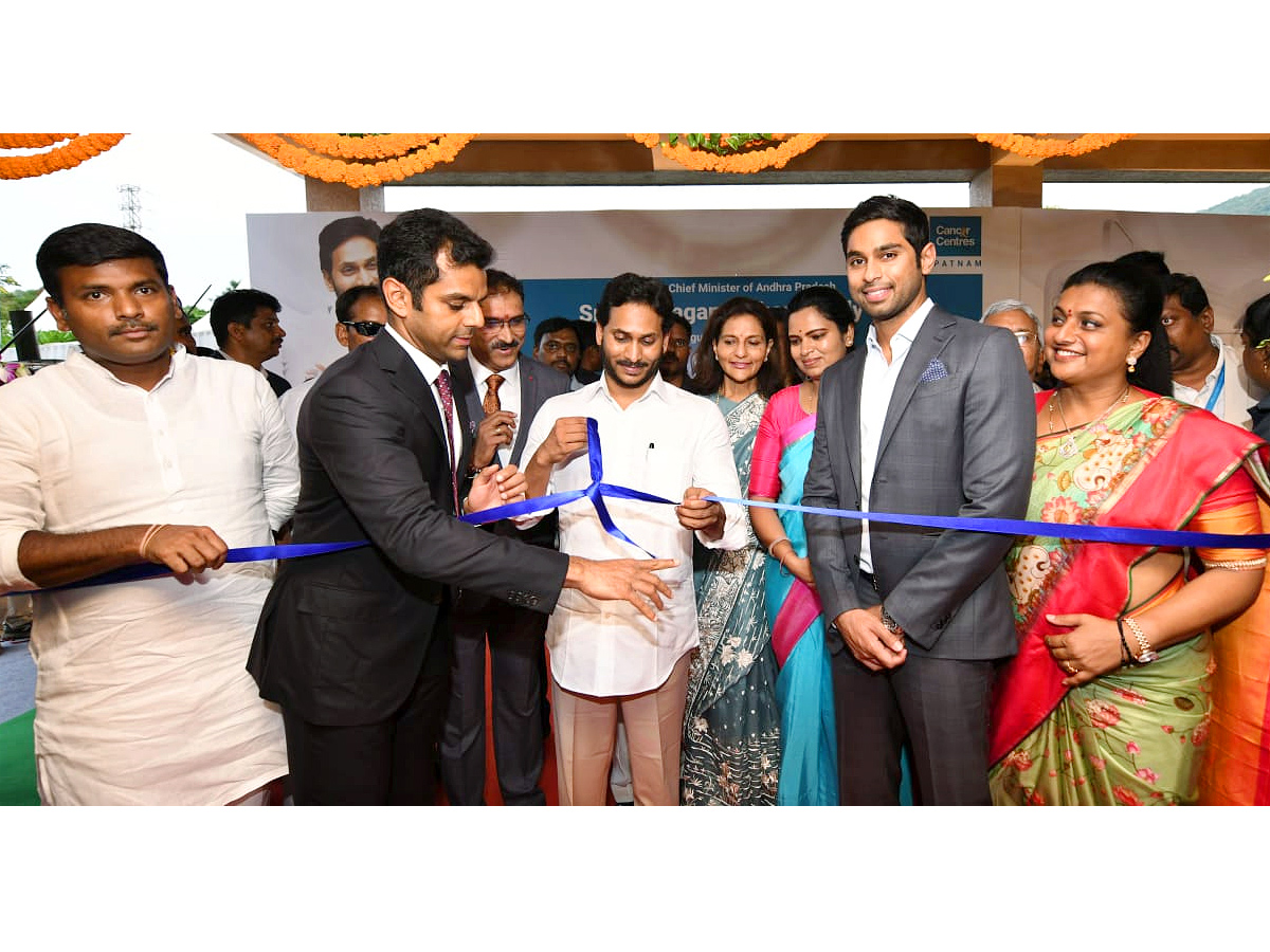 CM Jagan Visakhapatnam Tour Photos - Sakshi7