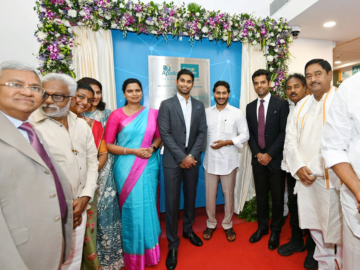 CM Jagan Visakhapatnam Tour Photos - Sakshi9