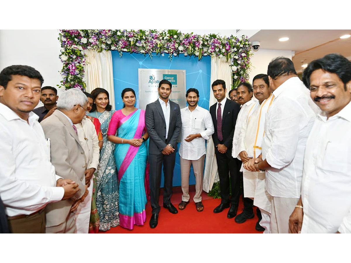 CM Jagan Visakhapatnam Tour Photos - Sakshi12