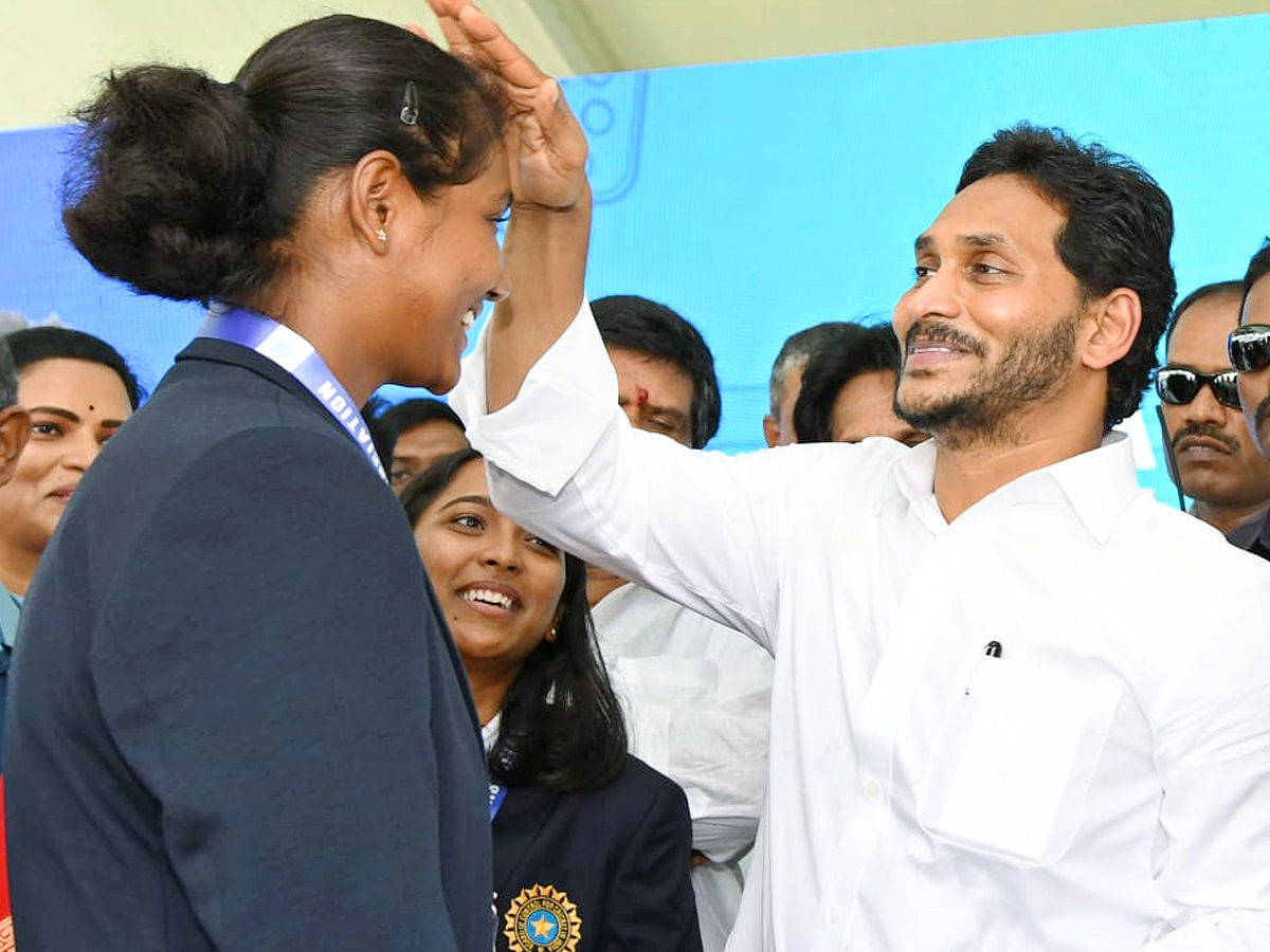 CM Jagan Visakhapatnam Tour Photos - Sakshi23