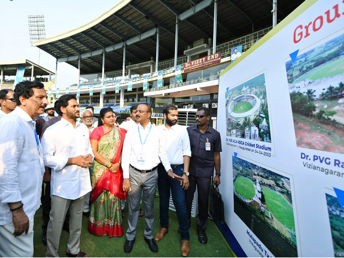 CM Jagan Visakhapatnam Tour Photos - Sakshi25